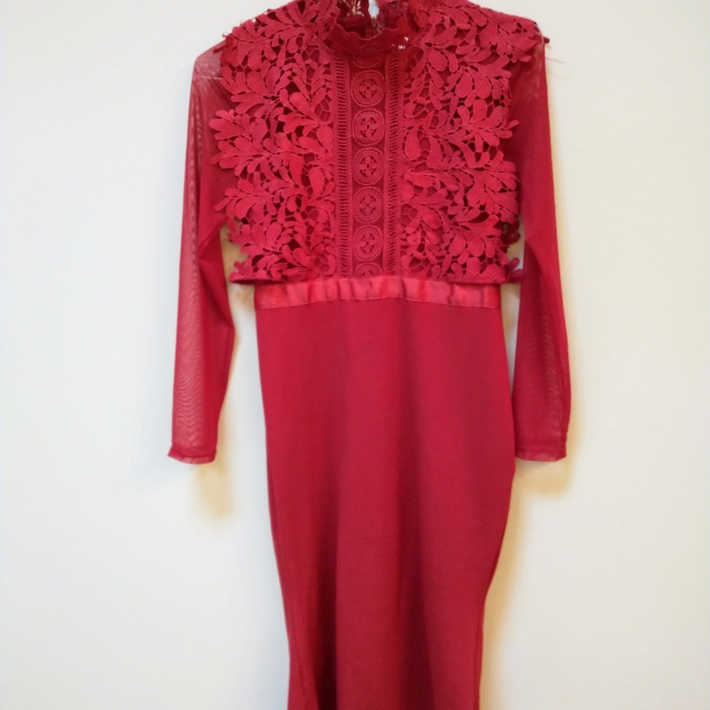 Red Kaimilan Mermaid-style Lace Dress Medi… - Picture 3 of 3